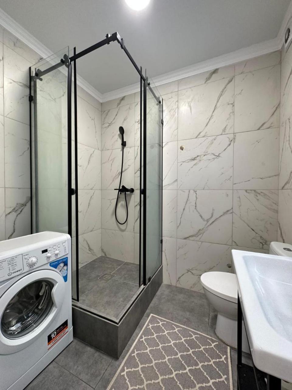 Apartament Жилой Комплекс Молодежный На Тулебаева Ałma Ata Zewnętrze zdjęcie